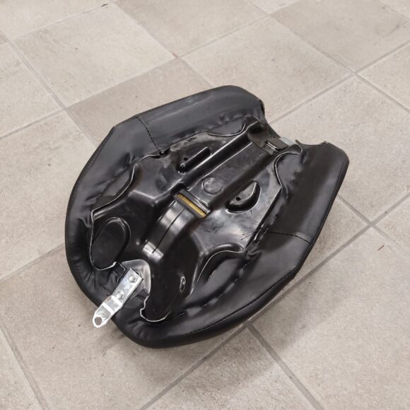 |USATO| <br/>Sella monoposto trapuntata per Dyna Street Bob FXDB - immagine 5