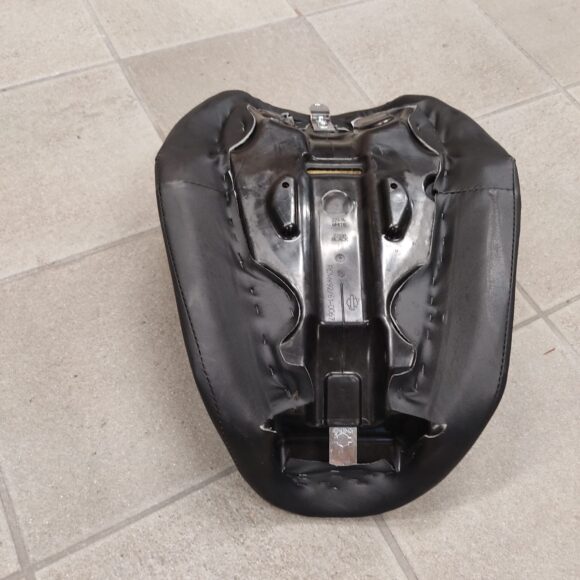 |USATO| <br/>Sella monoposto trapuntata per Dyna Street Bob FXDB - immagine 4